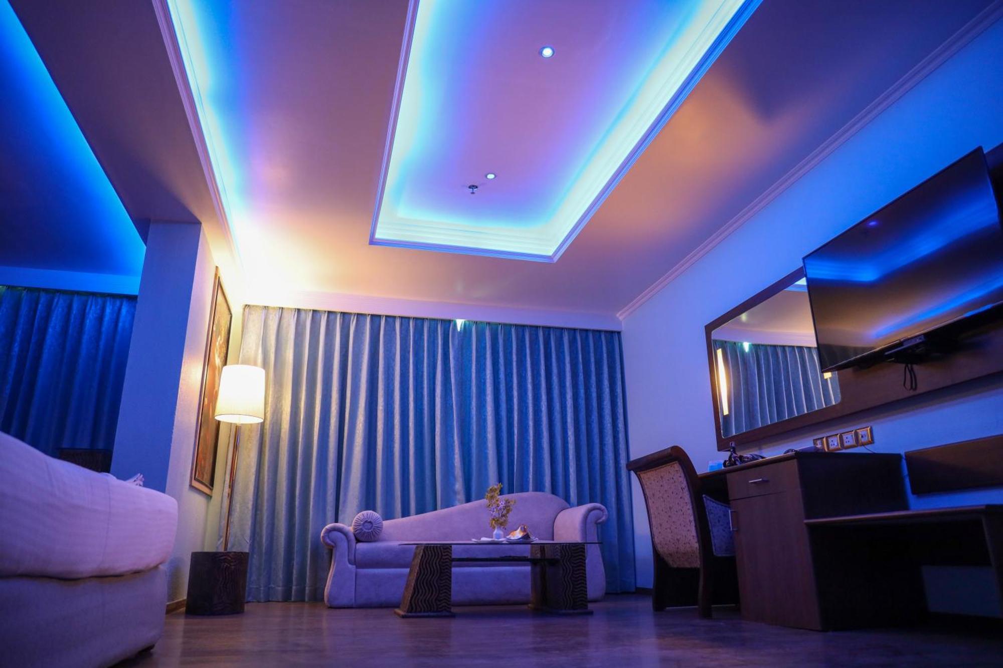 The Quilon Beach Hotel And Convention Center Kollam Eksteriør bilde