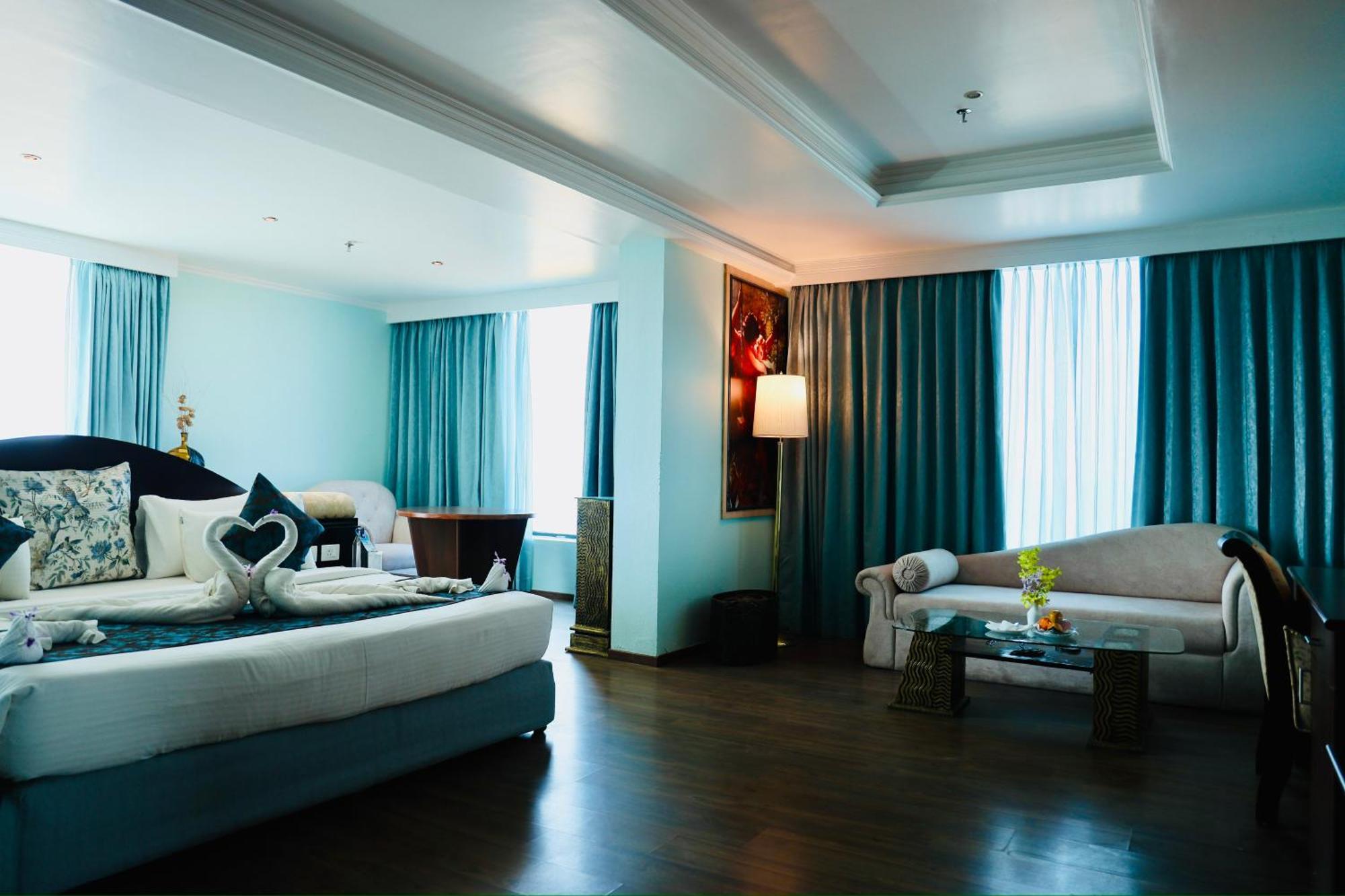 The Quilon Beach Hotel And Convention Center Kollam Eksteriør bilde